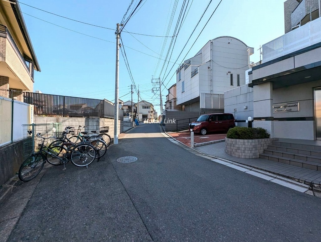 キャニオングランデ上板橋　北側 前面道路